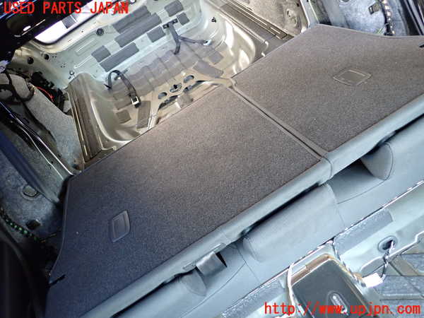 1UPJ-40017385]アウディ・A3 セダン(8VCXSL)リアシート 中古_m0005.jpg