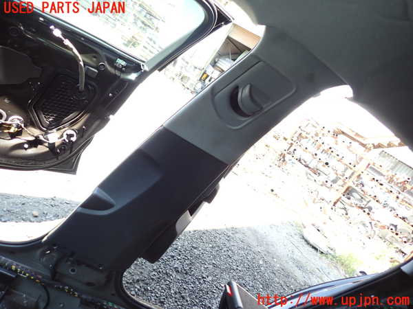 1UPJ-40017665]アウディ・A3 セダン(8VCXSL)右センターピラートリム 中古_m0001.jpg