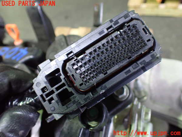 1UPJ-40062010]ステップワゴン スパーダ ハイブリッド(RP5)エンジン LFA 中古_m0003.jpg