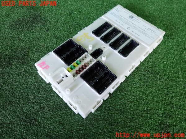 2UPJ-40096148]BMW 320d(8C20)(F30)コンピューター3 (FEM Key) 中古_m0001.jpg