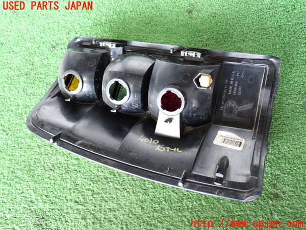 2UPJ-40101530]シボレー・サバーバン(不明)右テールランプ 中古_m0004.jpg