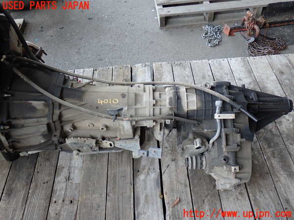 2UPJ-40103010]シボレー・サバーバン(不明)ミッション AT C1G 4WD 中古_m0002.jpg