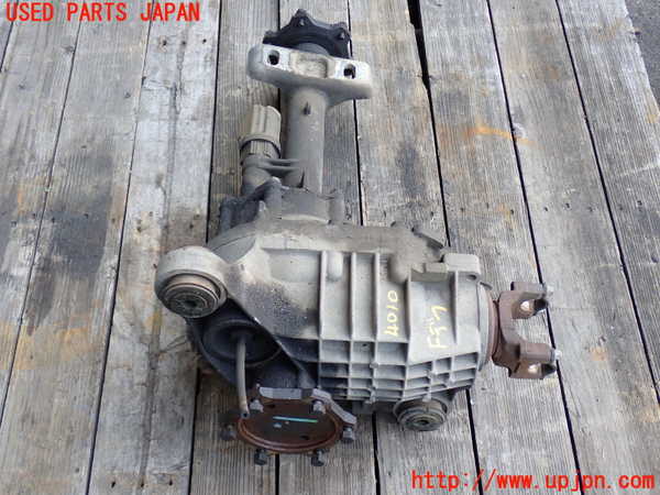 2UPJ-40104350]シボレー・サバーバン(不明)フロントデフ 中古_m0002.jpg