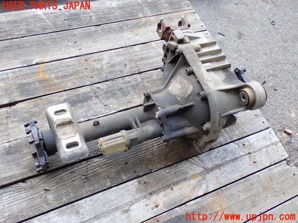 2UPJ-40104350]シボレー・サバーバン(不明)フロントデフ 中古_m0004.jpg
