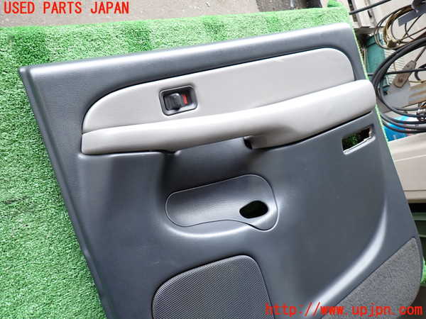 2UPJ-40101294]シボレー・サバーバン(不明)右後ドア内張り 中古_m0003.jpg