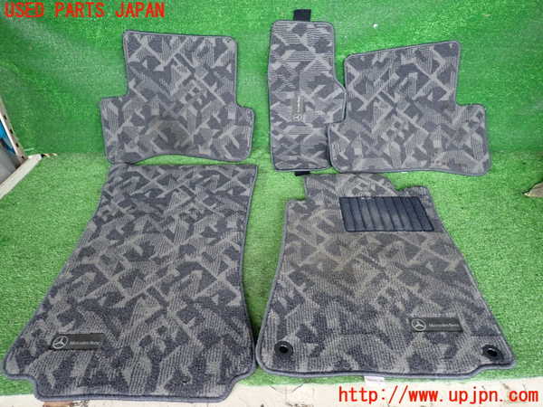 2UPJ-40137800]ベンツ C180 コンプレッサー(203046)(W203系)フロアマット 中古_m0001.jpg