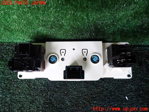 1UPJ-40236066]エクスプローラー(1FMEU74P)エアコンスイッチ1 【左ハンドル】 中古_m0003.jpg