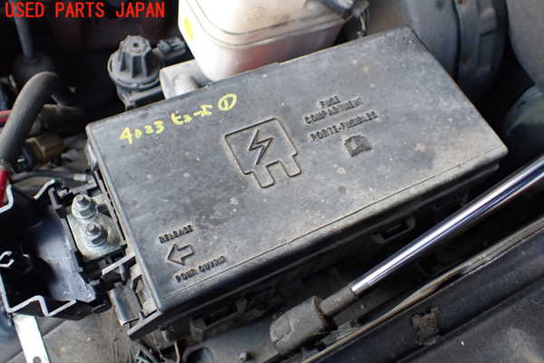 1UPJ-40236741]エクスプローラー(1FMEU74P)ヒューズボックス1 【左ハンドル】 中古_m0001.jpg