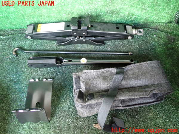 1UPJ-40237805]エクスプローラー(1FMEU74P)車載工具 【左ハンドル】 中古_m0001.jpg