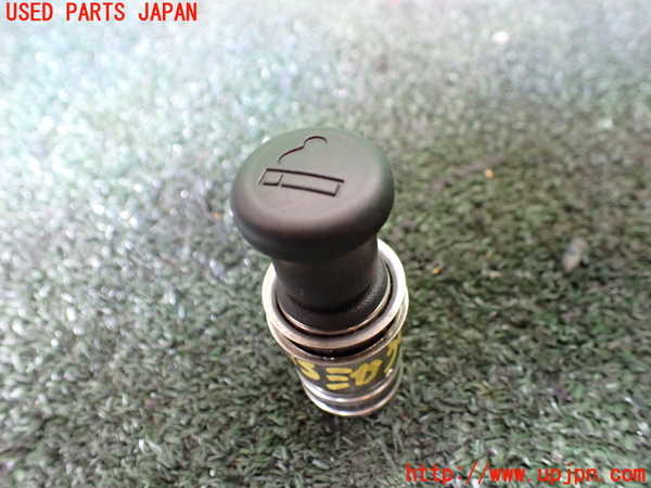 1UPJ-40237815]エクスプローラー(1FMEU74P)シガライター 【左ハンドル】 中古_m0001.jpg