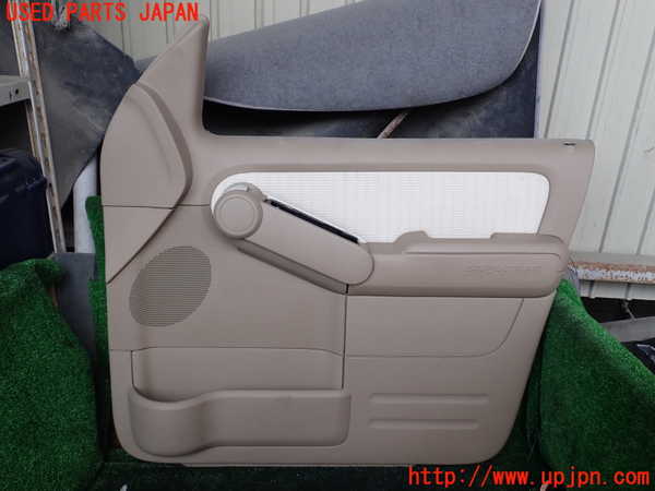 1UPJ-40231234]エクスプローラー(1FMEU74P)右前ドア内張り 【左ハンドル】 中古_m0001.jpg