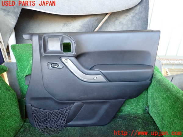 1UPJ-40241234]ジープ・ラングラー アンリミテッド(JK36L)右前ドア内張り 中古_m0001.jpg