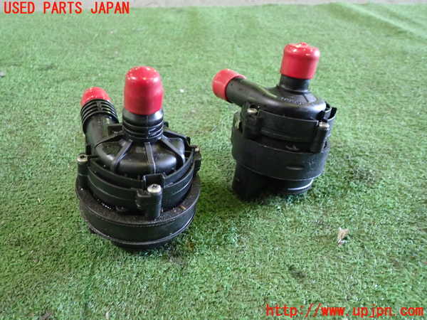 1UPJ-40252110]ベンツ A200 d(177012 W177)ウォーターポンプ 中古_m0002.jpg