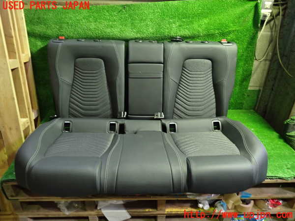 1UPJ-40257385]ベンツ A200 d(177012 W177)リアシート 中古_m0001.jpg