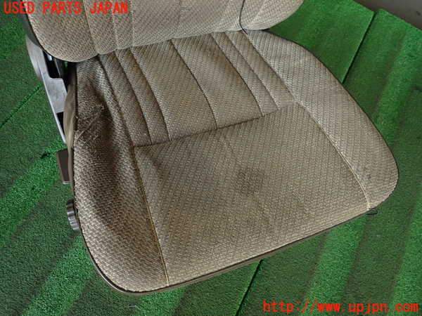 2UPJ-40297035]ランクル60系(FJ62V(改))運転席シート 中古_m0002.jpg