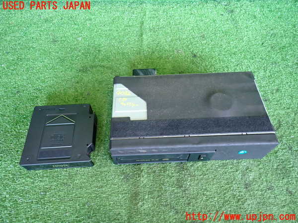 2UPJ-40326505]セルシオ(UCF21)CDチェンジャー 中古_m0001.jpg