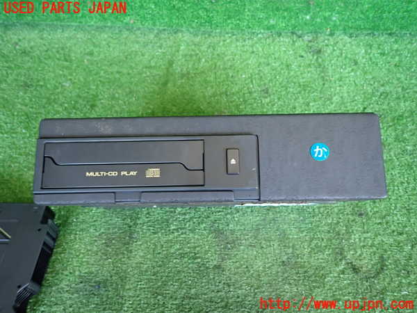 2UPJ-40326505]セルシオ(UCF21)CDチェンジャー 中古_m0003.jpg