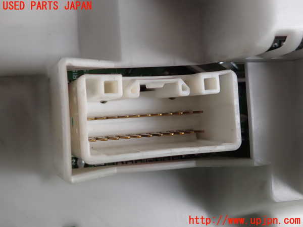 2UPJ-40336170]セルシオ(UCF31)スピードメーター 中古_m0003.jpg