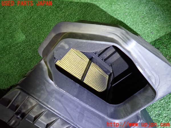 2UPJ-40352560]フーガハイブリッド(HY51)エアクリーナーボックス 中古_m0004.jpg