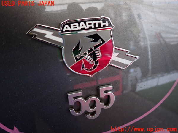 2UPJ-40391632]アバルト・595(31214T)エンブレム2 中古_m0002.jpg