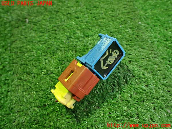 2UPJ-40416356]アバルト・595(312142)エアバッグセンサー1 中古_m0001.jpg