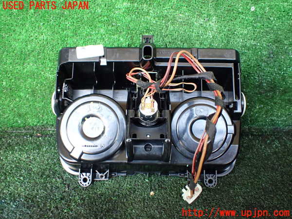 1UPJ-40527810]BMW アクティブハイブリッド5 F10(AH5)(FZ35)ドリンクホルダー 中古_m0004.jpg