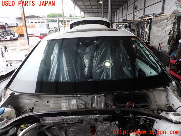 2UPJ-40561195]VW アルテオン シューティングブレーク(3HDNUF)フロントガラス 中古(43R-011377 M645)_m0001.jpg