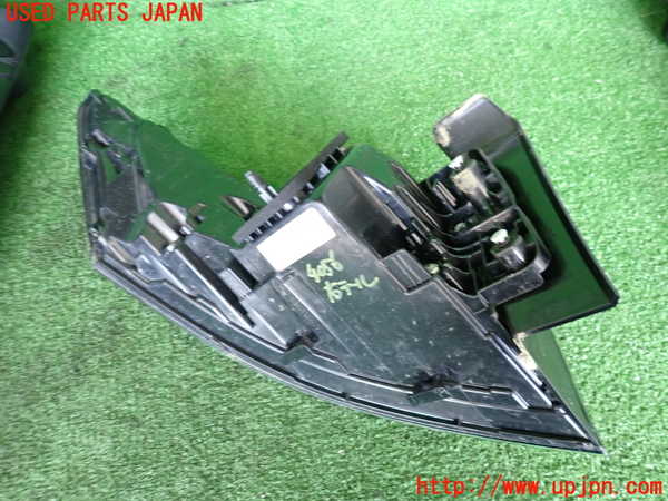 2UPJ-40561530]VW アルテオン シューティングブレーク(3HDNUF)右テールランプ 中古_m0003.jpg