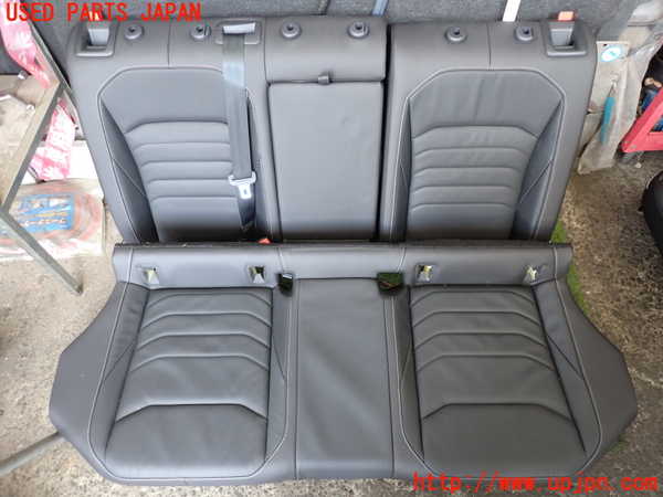 2UPJ-40567385]VW アルテオン シューティングブレーク(3HDNUF)リアシート 中古_m0001.jpg