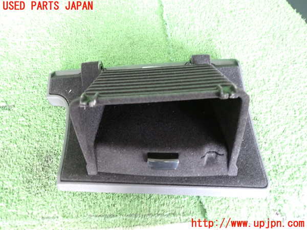 2UPJ-40567841]VW アルテオン シューティングブレーク(3HDNUF)小物入れ1 中古_m0002.jpg