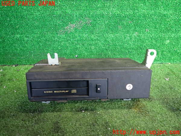 2UPJ-40596505]セルシオ(UCF20)CDチェンジャー 中古_m0001.jpg