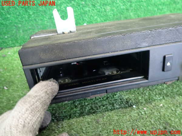 2UPJ-40596505]セルシオ(UCF20)CDチェンジャー 中古_m0002.jpg