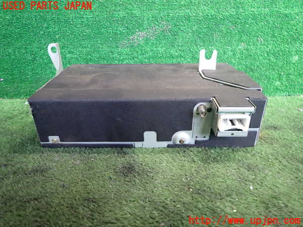2UPJ-40596505]セルシオ(UCF20)CDチェンジャー 中古_m0003.jpg