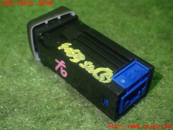 1UPJ-40636310]カローラ ツーリング ハイブリッド(ZWE214W)スイッチ5 (シートヒーター) 中古_m0003.jpg