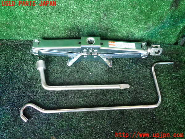 1UPJ-40647805]ジムニー(JB64W)車載工具 中古_m0001.jpg