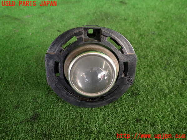 2UPJ-40711182]クライスラー・300(LX36)左フォグ 中古_m0001.jpg