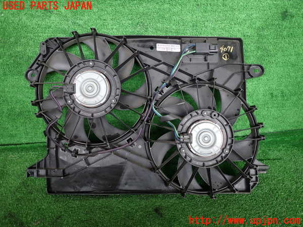 2UPJ-40716836]クライスラー・300(LX36)電動ファン1 中古_m0001.jpg