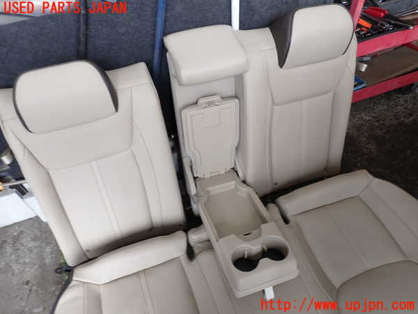 2UPJ-40717385]クライスラー・300(LX36)リアシート 中古_m0002.jpg