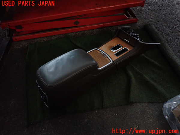 2UPJ-40717540]クライスラー・300(LX36)センターコンソール 中古_m0001.jpg