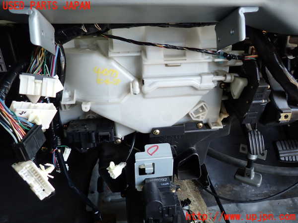 2UPJ-40736100]デボネア(S22A)ヒーターコア 中古_m0001.jpg