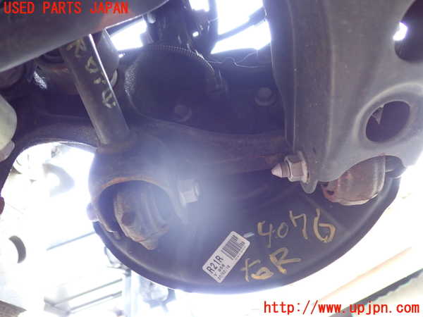 1UPJ-40764300]レクサス・UX250h(MZAH10)右リアナックルハブ 中古_m0002.jpg