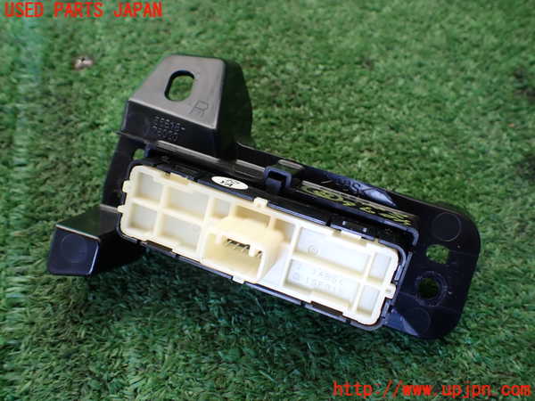 1UPJ-40766313]レクサス・UX250h(MZAH10)スイッチ8(給油口 バックドア) 中古_m0002.jpg