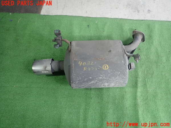 1UPJ-40822671]シーマ(HGY51)リアマフラー1 中古_m0001.jpg