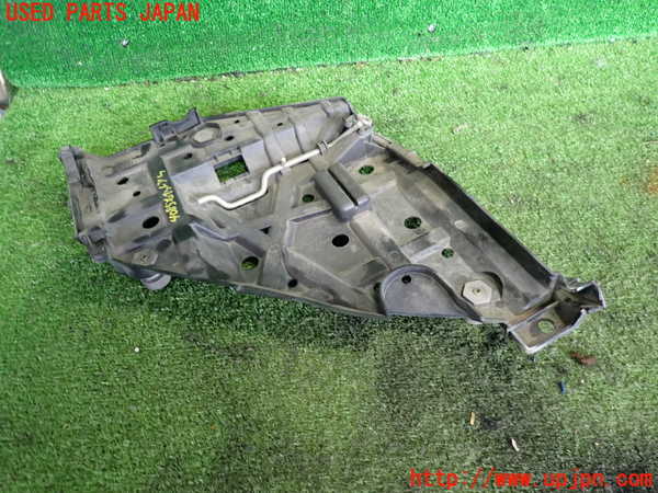2UPJ-40851140]ポルシェ・パナメーラ(970M46(改))右ヘッドライトリム 中古_m0001.jpg