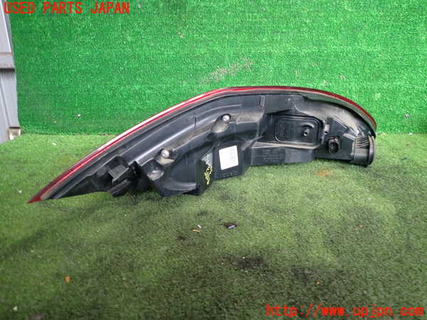 2UPJ-40851530]ポルシェ・パナメーラ(970M46(改))右テールランプ 中古_m0002.jpg