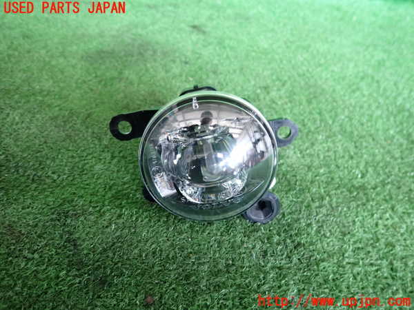 2UPJ-40901182]ボルボ・V60(ZB420TM)左フォグ 中古_m0001.jpg