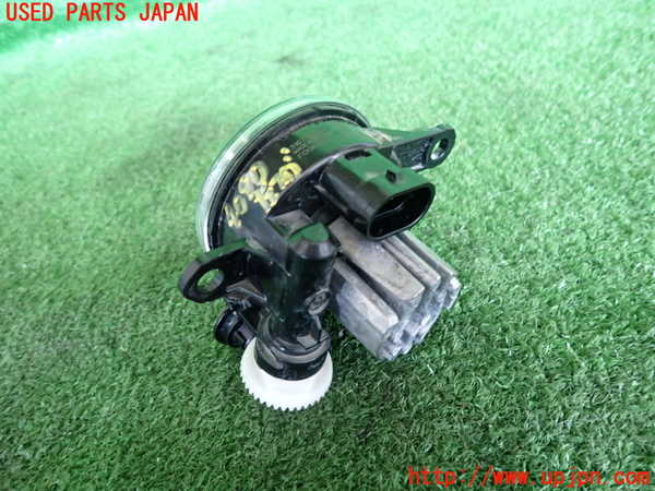 2UPJ-40901182]ボルボ・V60(ZB420TM)左フォグ 中古_m0002.jpg