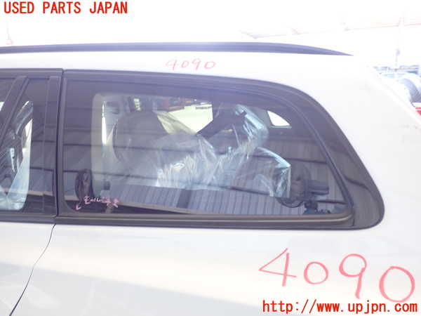 2UPJ-40901382]ボルボ・V60(ZB420TM)左クォーターガラス 中古(43R-011667 M1232)_m0001.jpg