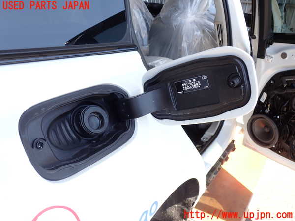 2UPJ-40901690]ボルボ・V60(ZB420TM)フューエルリッド 中古_m0002.jpg