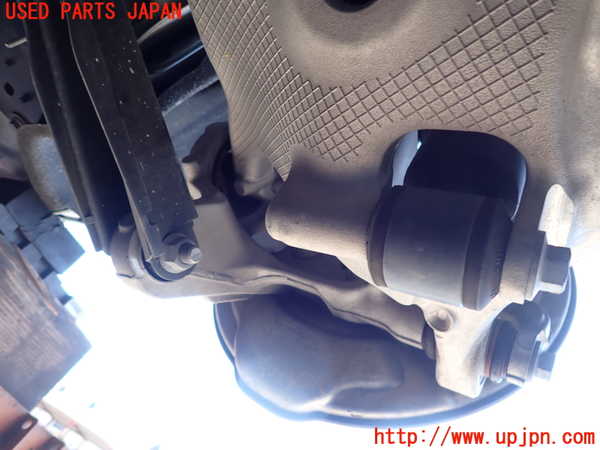 2UPJ-40904300]ボルボ・V60(ZB420TM)右リアナックルハブ 中古_m0001.jpg